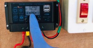 Solar battery charging controller